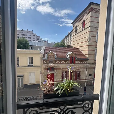 Sol Y Luna Paris
